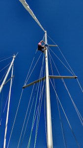 Pierre at the mast changing lines