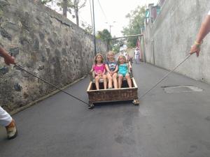Dunia and Soledad kids at Madeira rollercoast